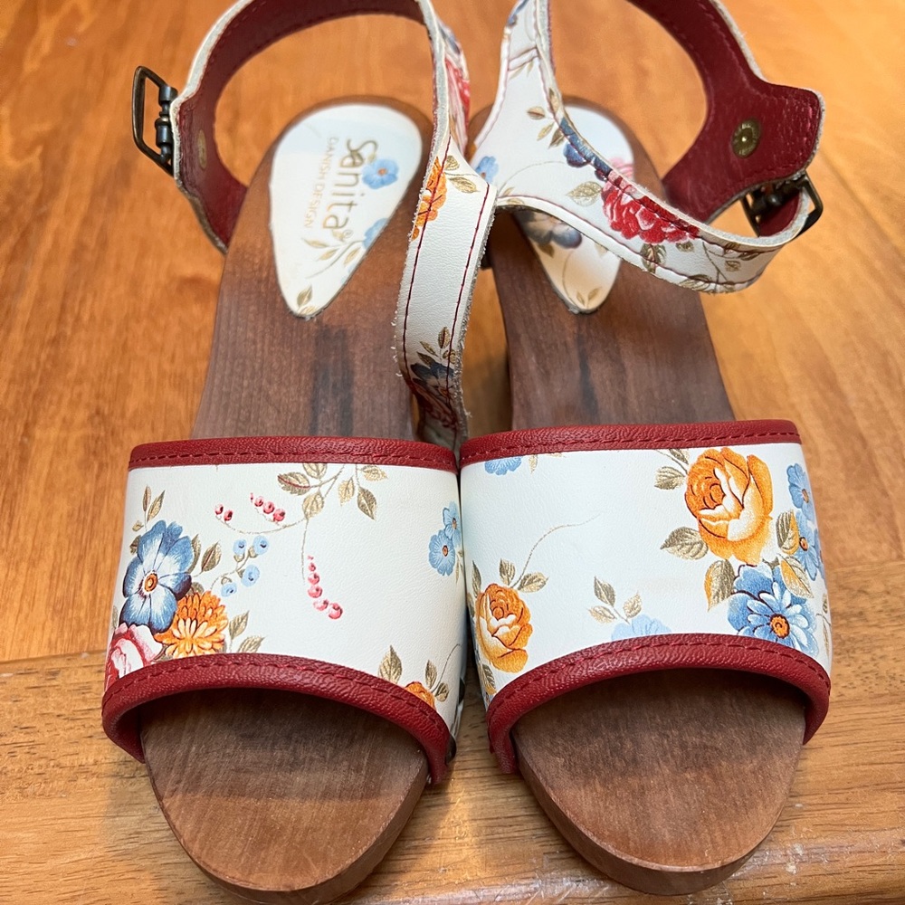 Danish Wooden clogs hasbeens “Sanita” size 35 / US 6